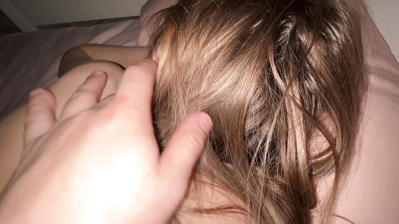 18 years old queen of anal close ups presenting her wet hole and gets massage