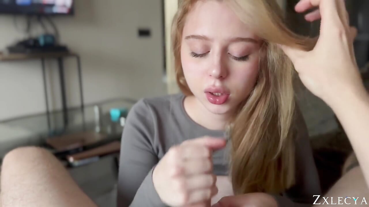 Mon amie m’a fait une super pipe et s’est laissée baiser