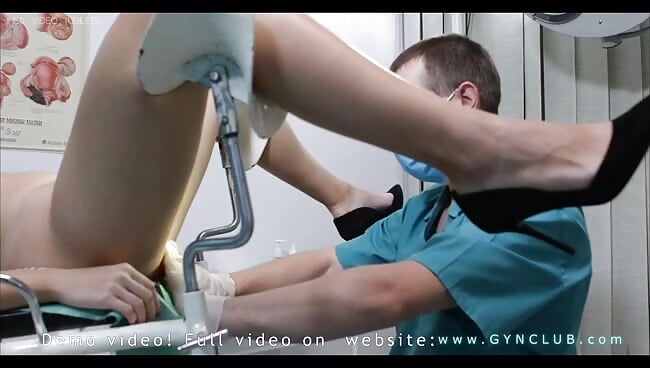 Orgasme sur la chaise gynécologique