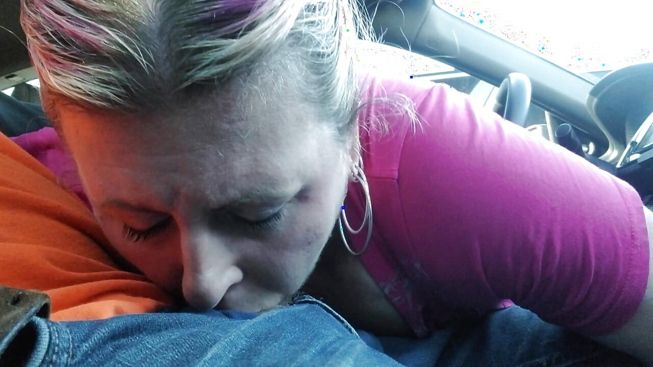 Un enseignant avale une charge dans sa voiture