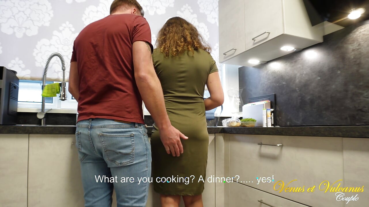 Bellemère séduite dans la cuisine et baisée